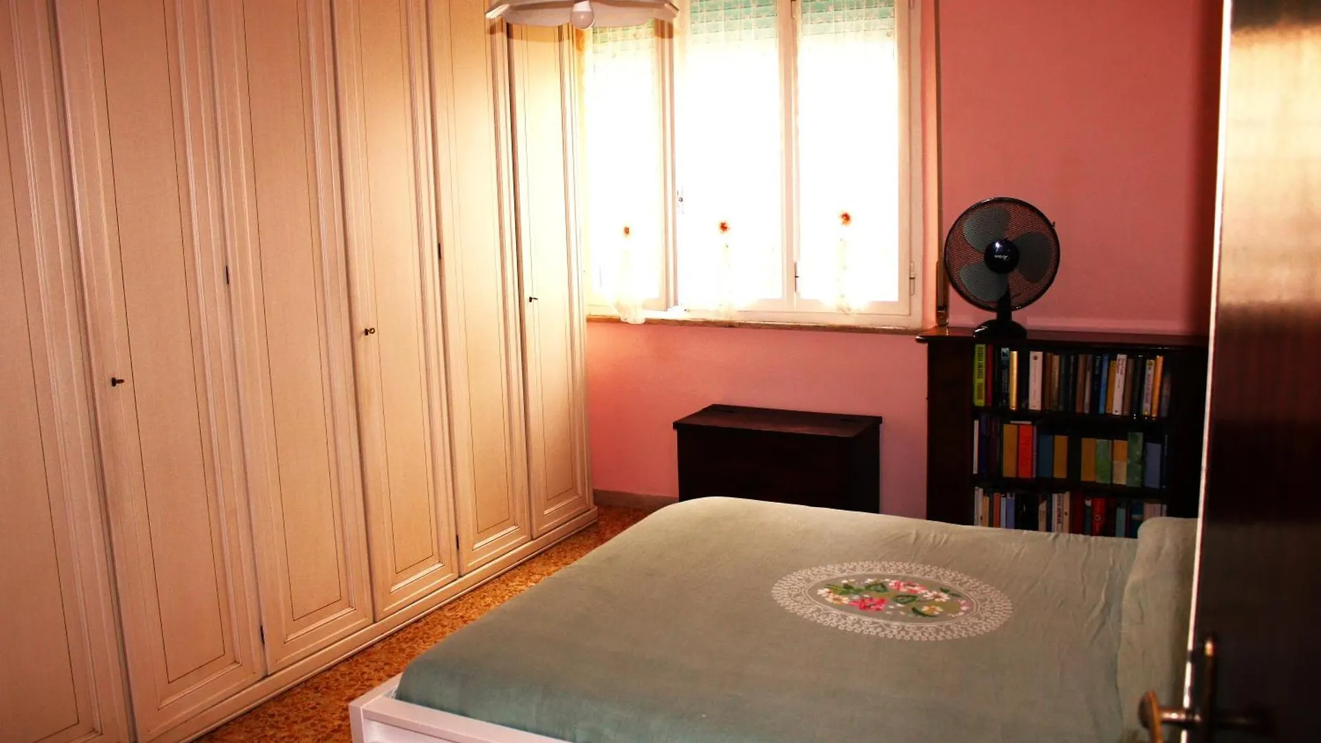 Room Rental Pisa - Parking E Wifi Gratuiti Πανσιόν